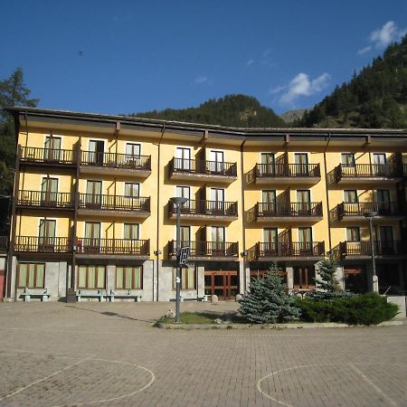 Casalpina Don Barra Hotel Pragelato Eksteriør billede